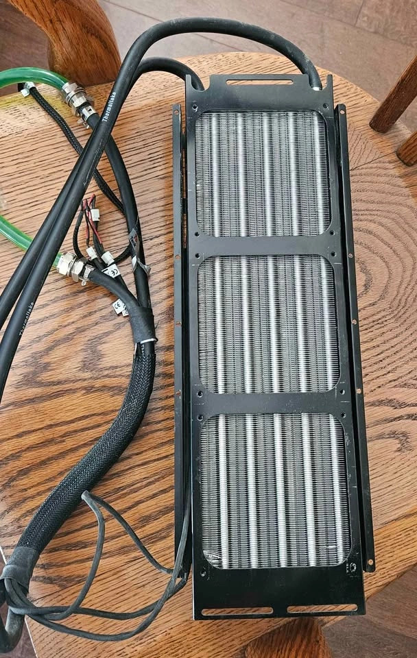 Thermaltake 360mm Liquid Cooling Radiator with Fans - photo 2