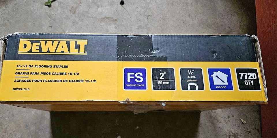 DeWalt 15½ GA Flooring Staples approx 3500 left