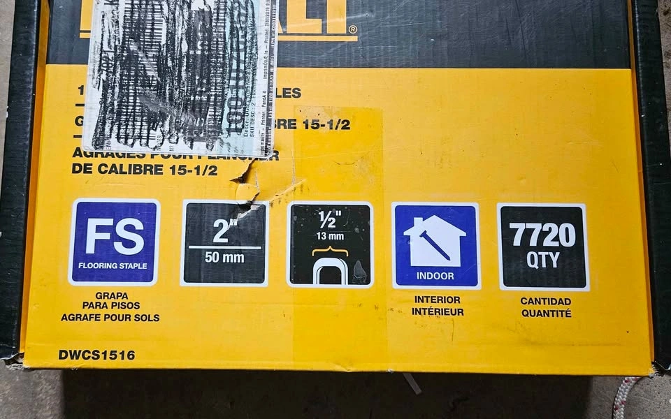 DeWalt 15½ GA Flooring Staples approx 3500 left - photo 3
