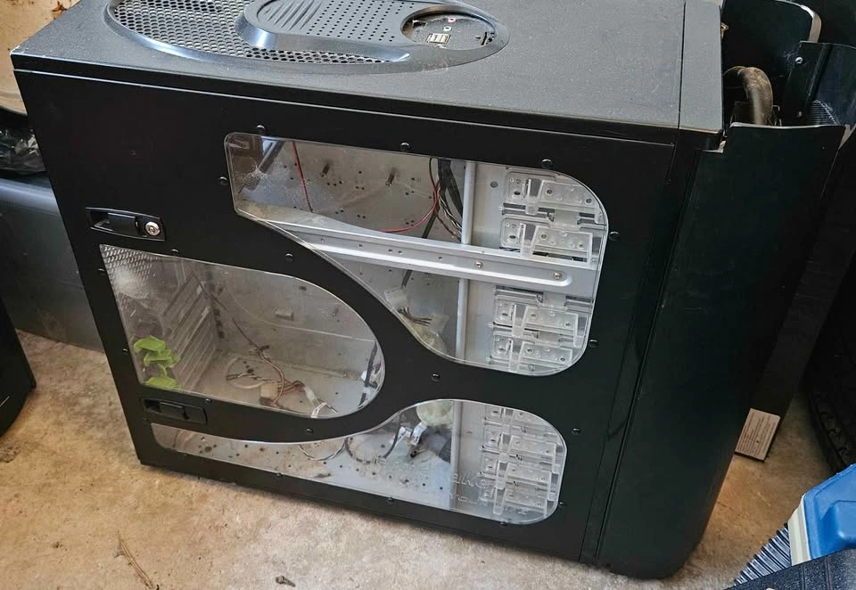 Thermaltake Kandalf LCS Full Size Computer Case with Radiators - photo 2