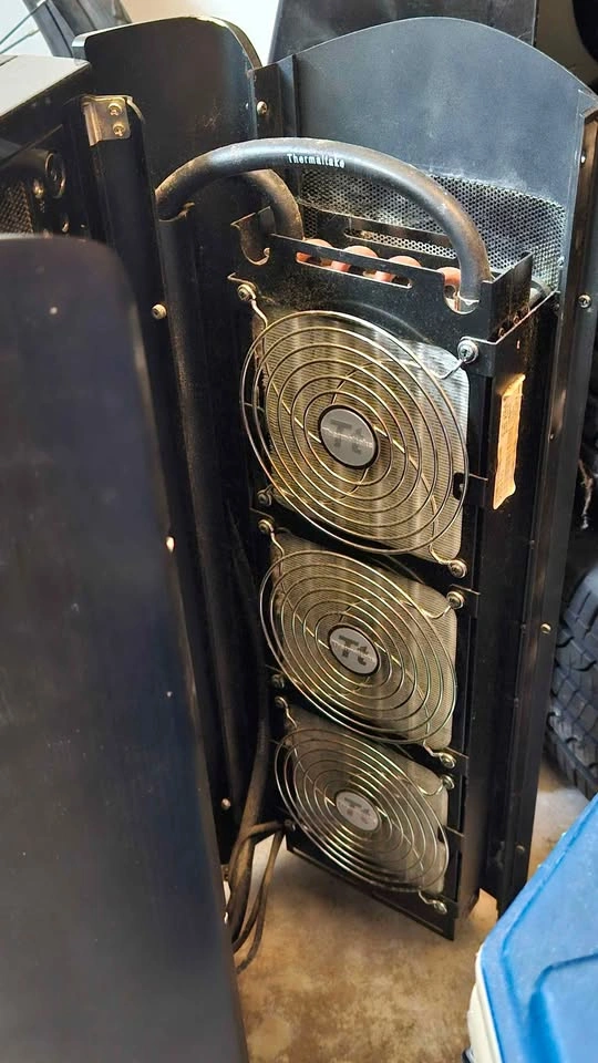Thermaltake Kandalf LCS Full Size Computer Case with Radiators - photo 3