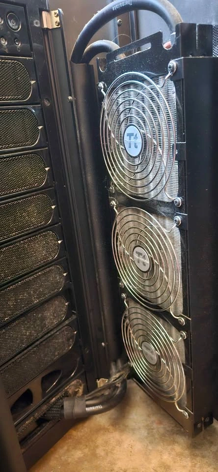 Thermaltake Kandalf LCS Full Size Computer Case with Radiators - photo 4