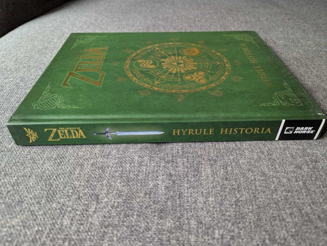 The Legend of Zelda Hyrule Historia Dark Horse - photo 3