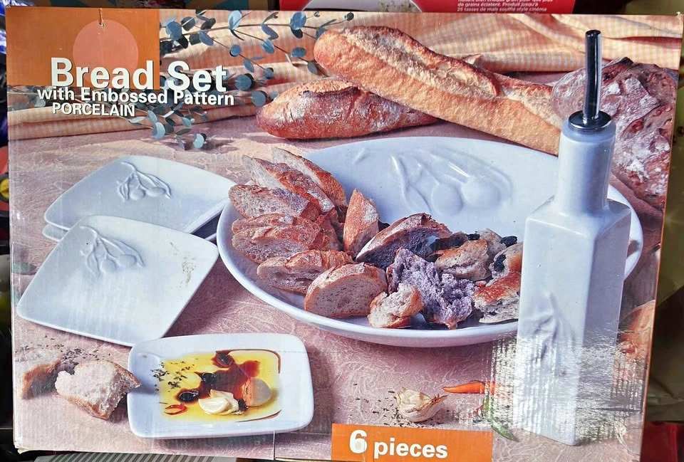 Porcelain Bread Set with Embossed Pattern