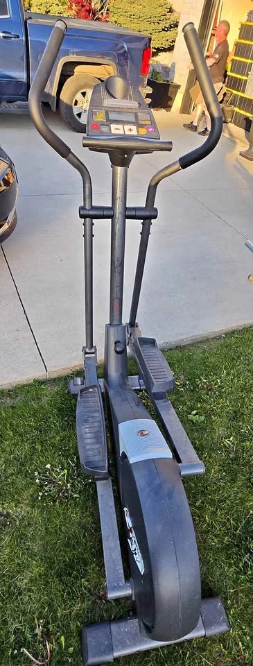 HealthRider Elliptical Crosstrainer C860e