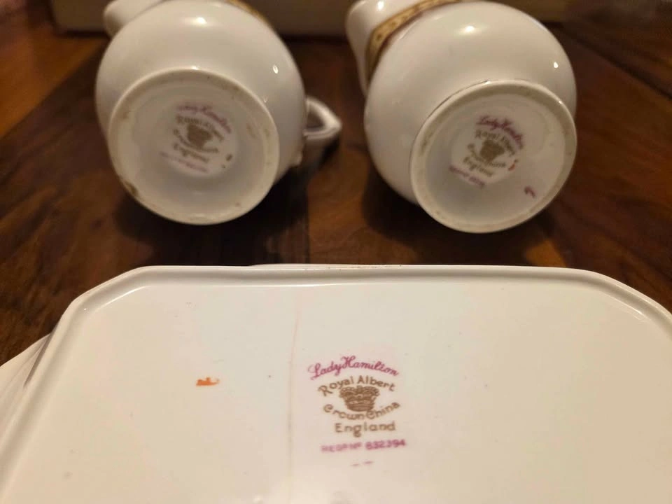 1940's Royal Albert 'Lady Hamilton' Bone China Set - photo 3