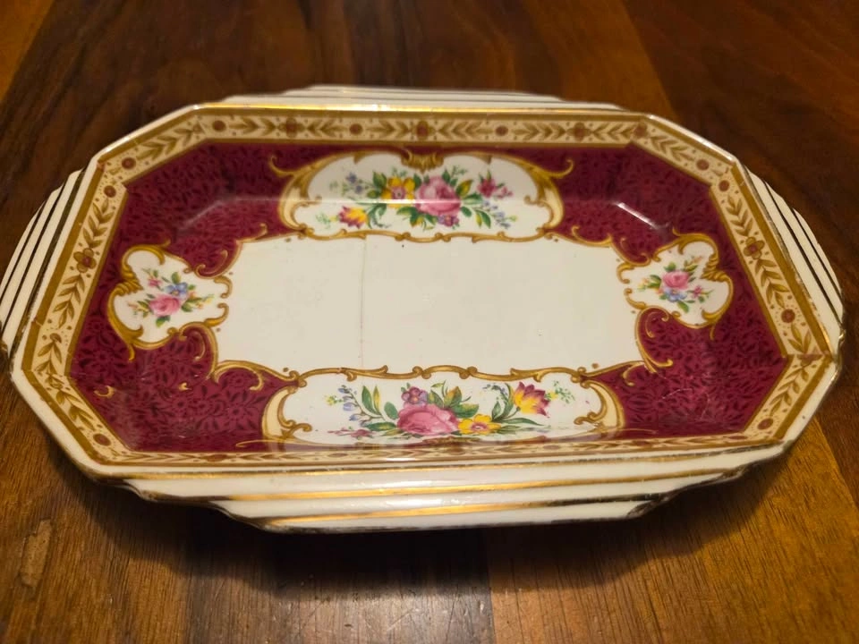 1940's Royal Albert 'Lady Hamilton' Bone China Set - photo 4
