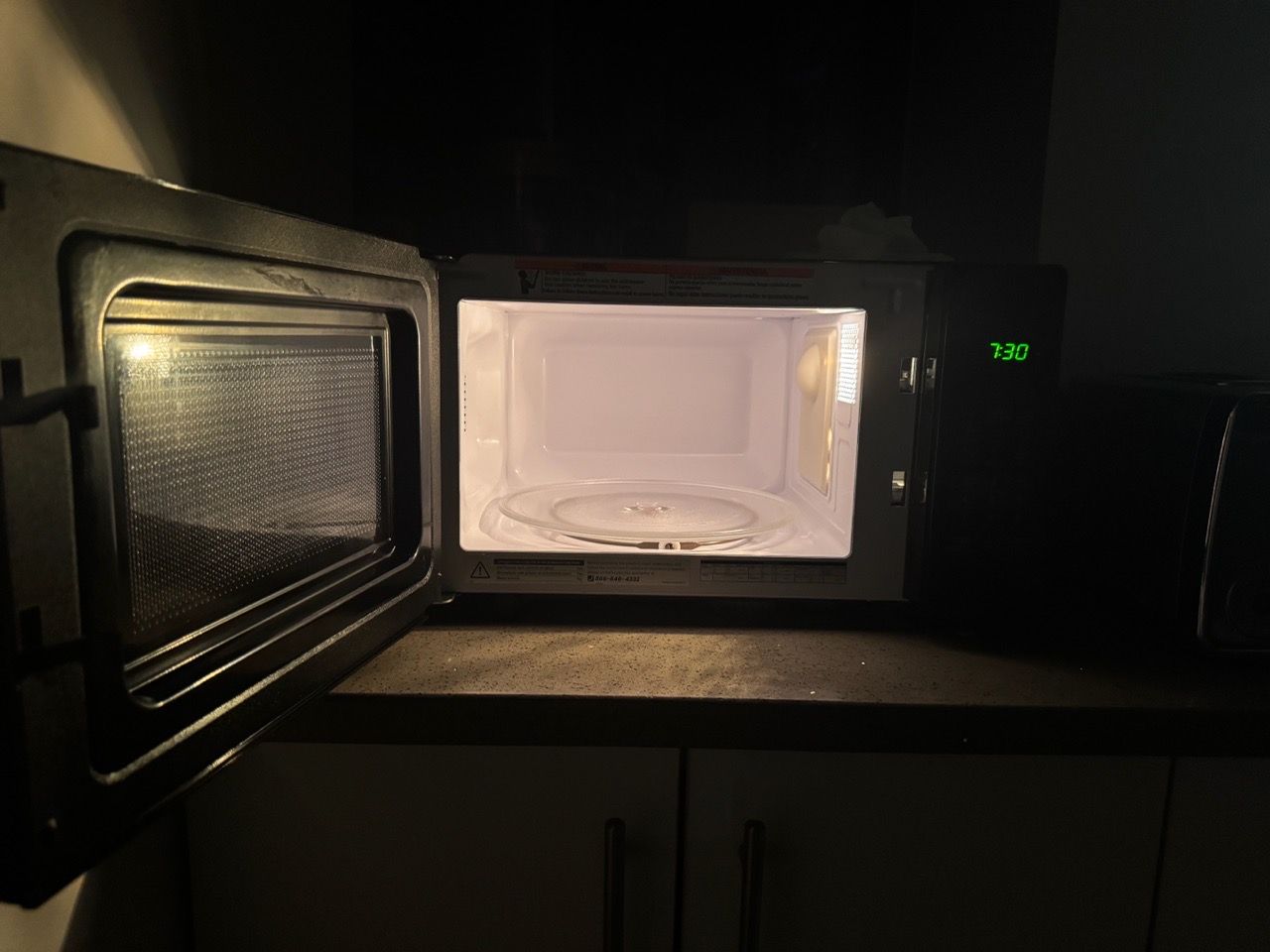 COMFEE' Countertop Microwave, 700W, Black - photo 4