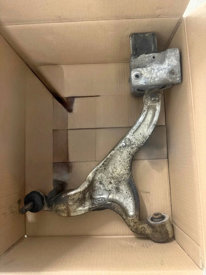 2013 EX35 AWD Control arm