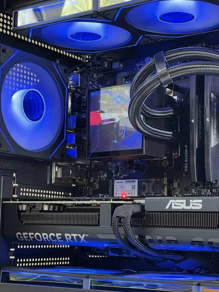 RTX 5070 Gaming PC - Ryzen 7 9700X | 32GB RAM | 1TB SSD | LCD - photo 2