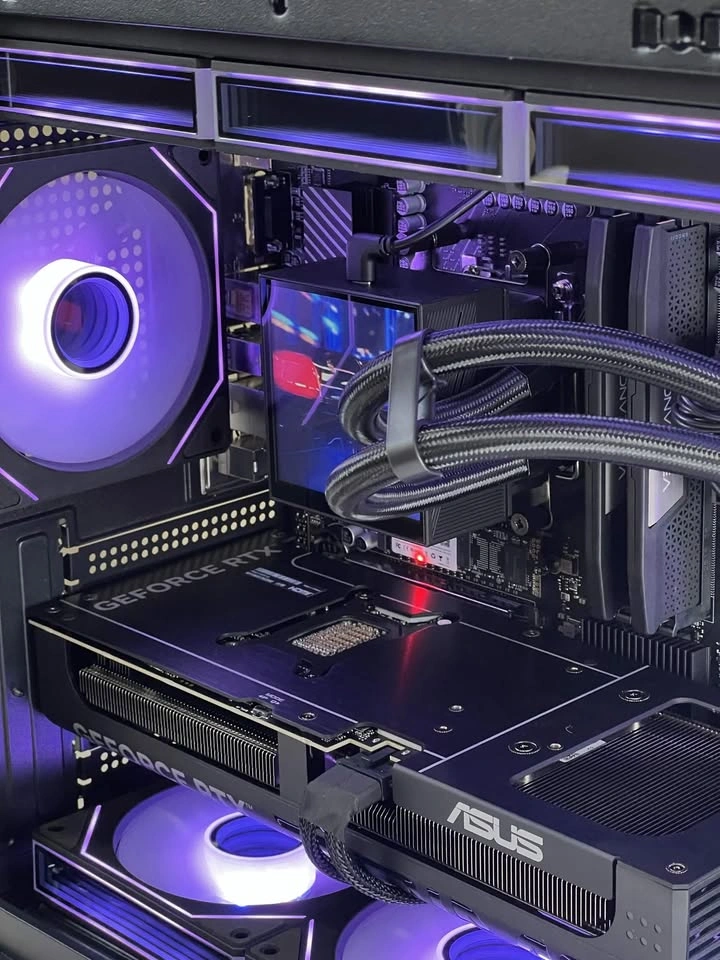 RTX 5070 Gaming PC - Ryzen 7 9700X | 32GB RAM | 1TB SSD | LCD - photo 3