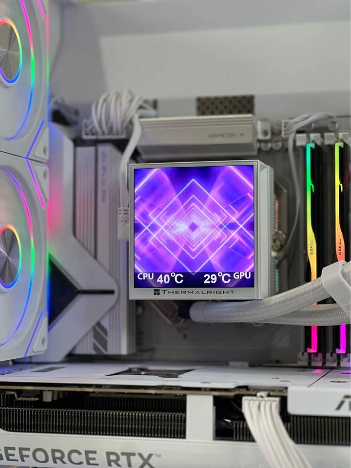 WHITE RTX 5070 Gaming PC - Ryzen 7 7800X3D - 32GB DDR5 RAM - photo 5