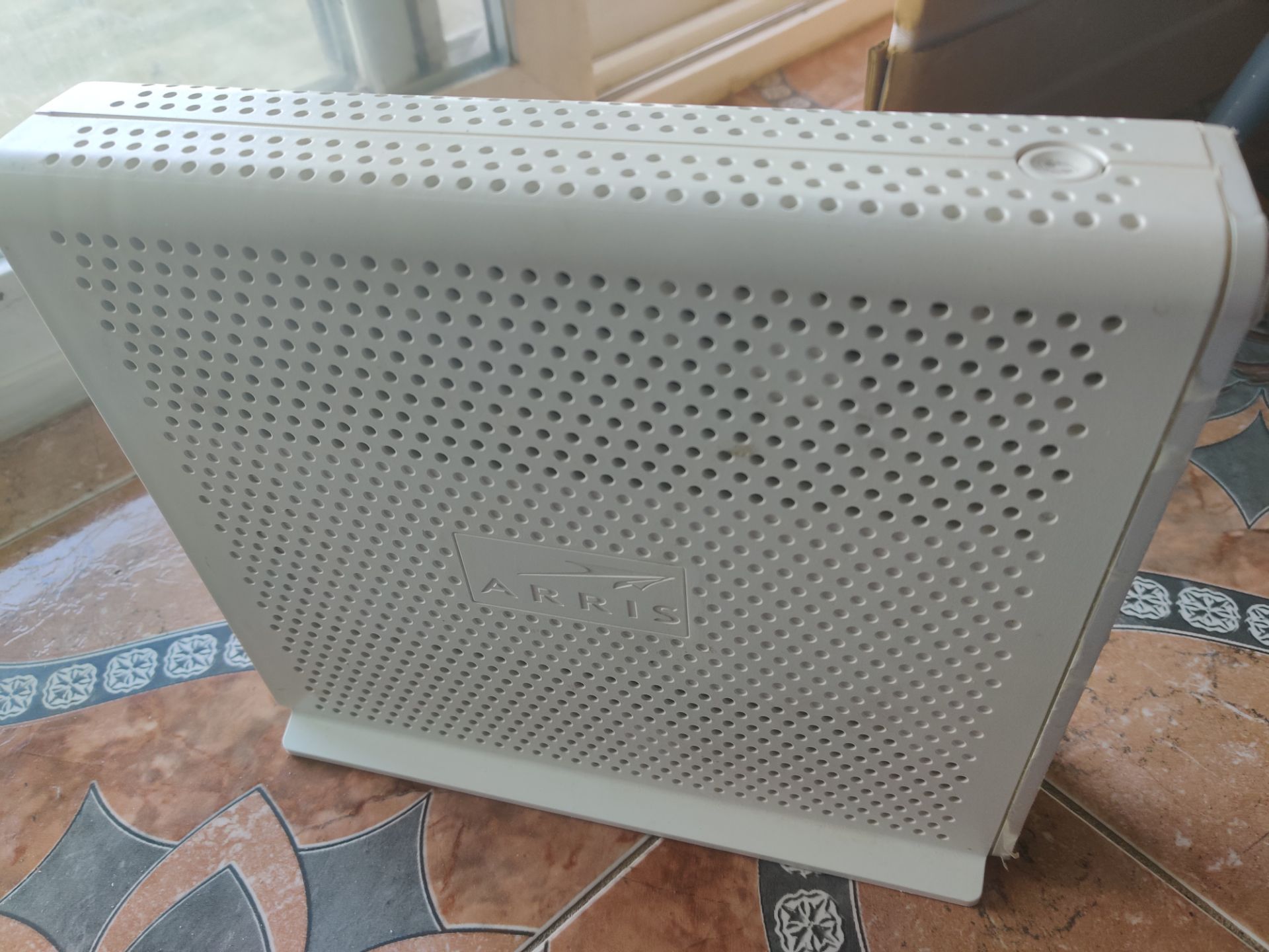 Motorola ARRIS SURFboard AC1800M Modem & Wi-Fi Router - photo 3