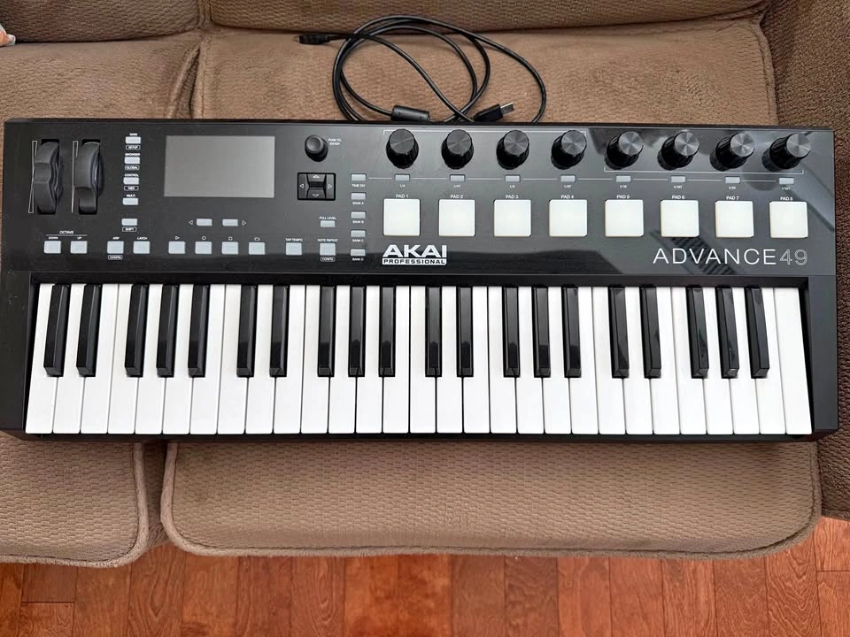 Akai Advance 49 Midi Keyboard