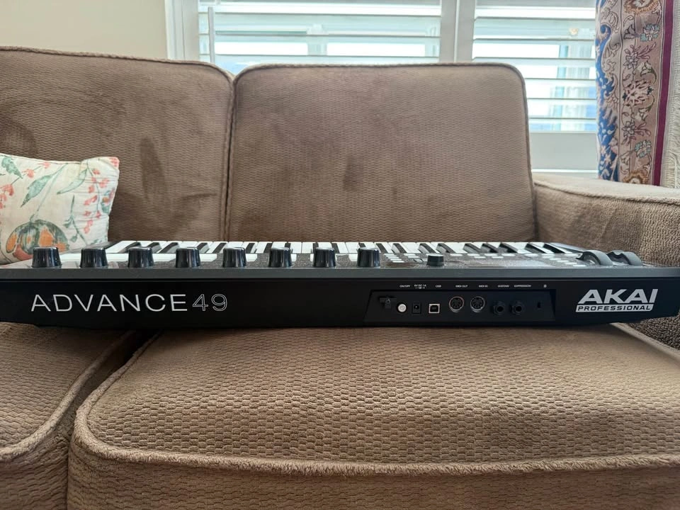 Akai Advance 49 Midi Keyboard - photo 5