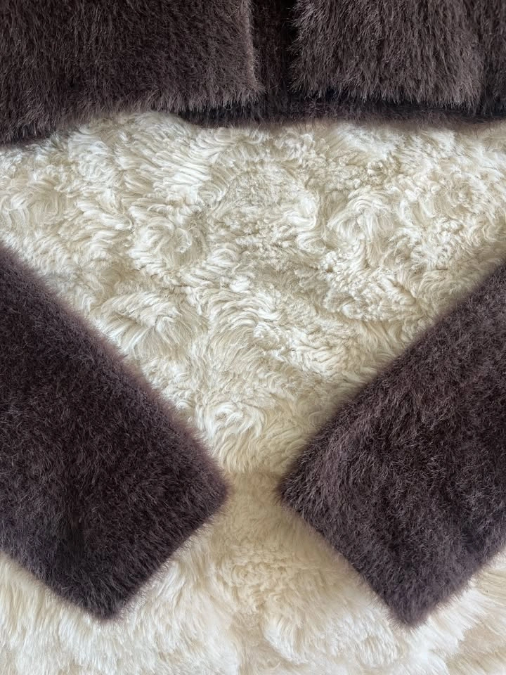 Oak + Fort Brown Fuzzy Cropped Cardigan XS - Like New - photo 4