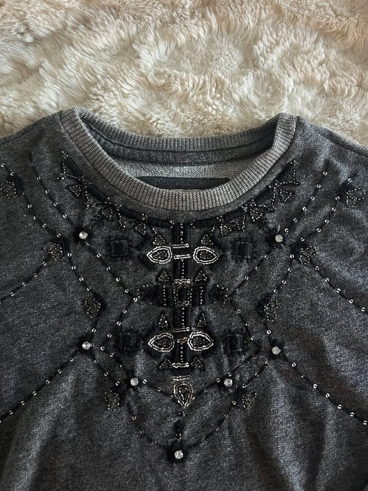 Abercrombie Grey Beaded Sweater Size S - photo 2