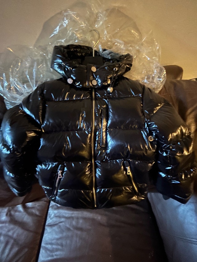 BRAND NEW Kids Rudsak Winter Puffer Size 5-6T (Black Glow)