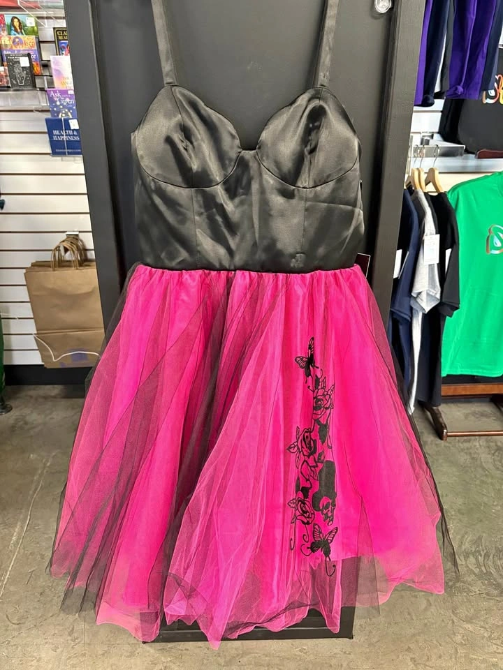 NWT Limited Edition Hell Bunny Dress size L