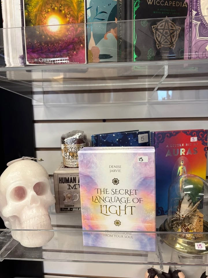 Alternative, oddities, tarot, and Wicca - photo 4
