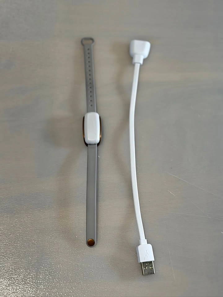 Bond Touch Bracelet with Wristband and Original Charger