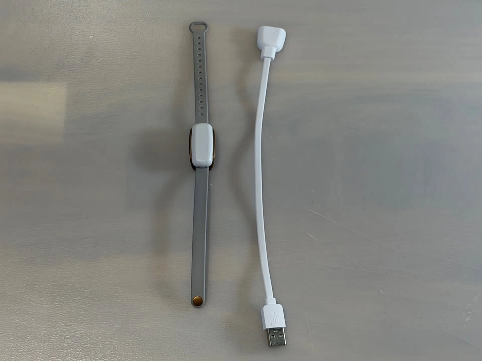 Bond Touch Bracelet with Wristband and Original Charger - photo 2