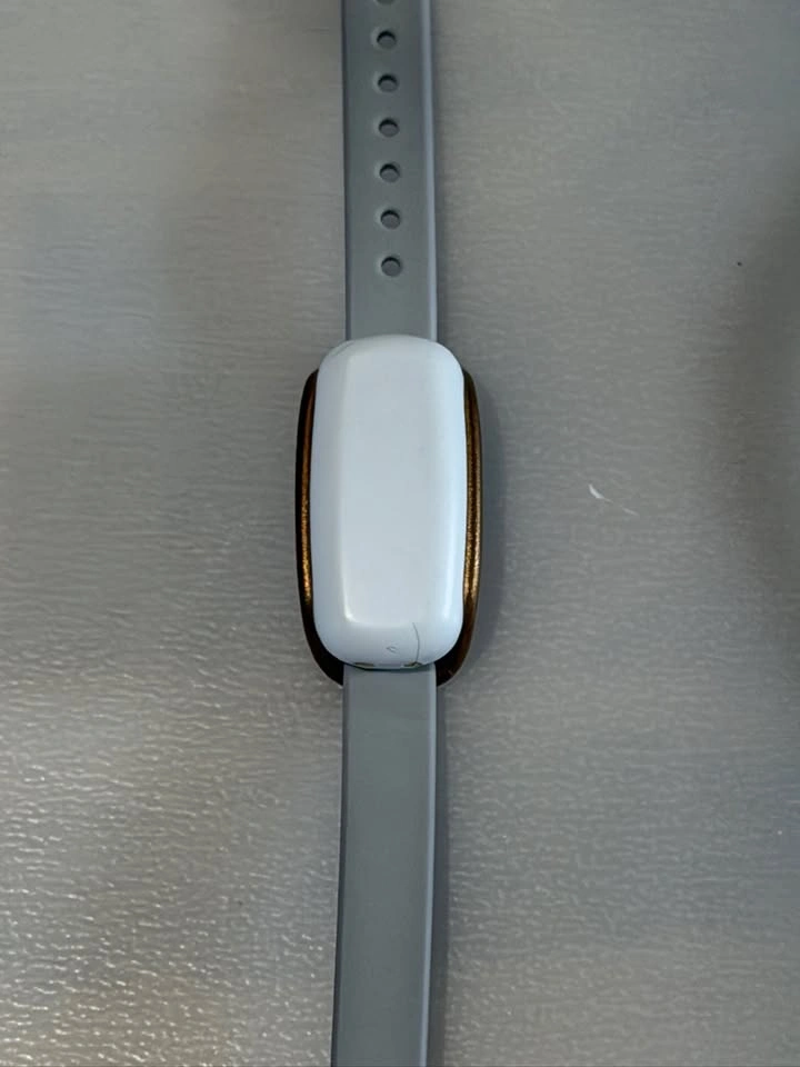 Bond Touch Bracelet with Wristband and Original Charger - photo 3