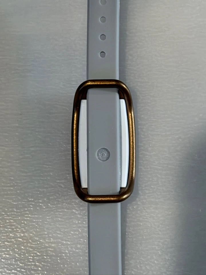 Bond Touch Bracelet with Wristband and Original Charger - photo 5