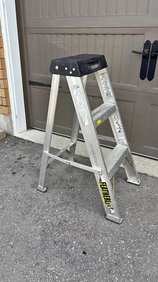 Featherlite Heavy Duty 3 Foot Step Ladder