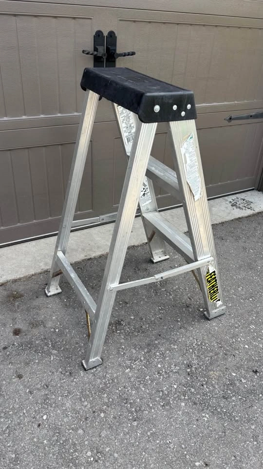 Featherlite Heavy Duty 3 Foot Step Ladder - photo 2
