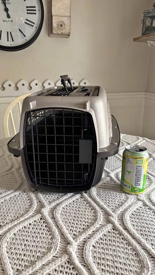 Small dog or cat crate