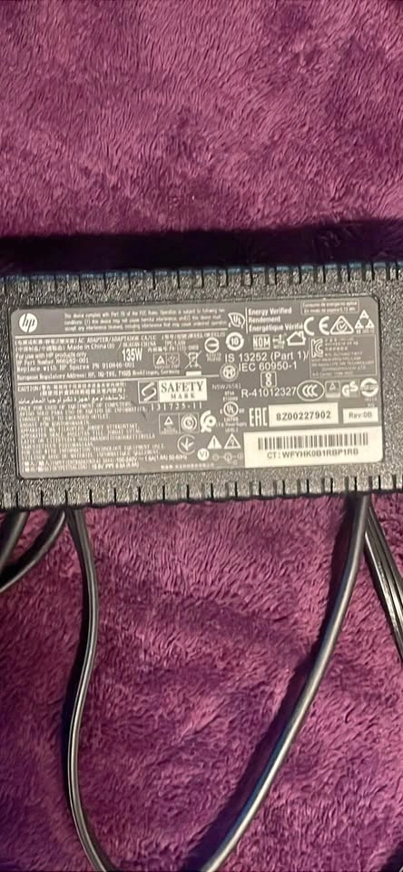 HP 135W AC Adapter Power Supply