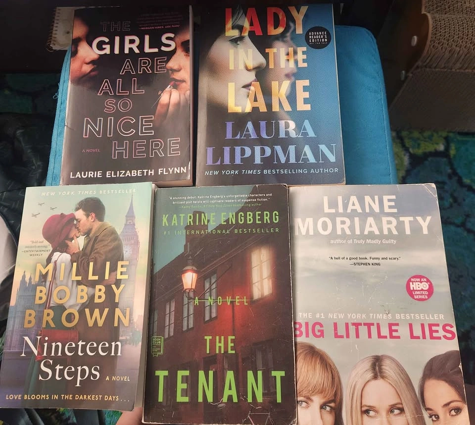 Collection of 20 Paperback Novels - photo 3