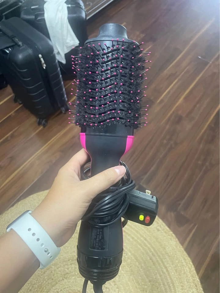 Revlon One-Step Hair Dryer & Volumizer Brush - photo 2
