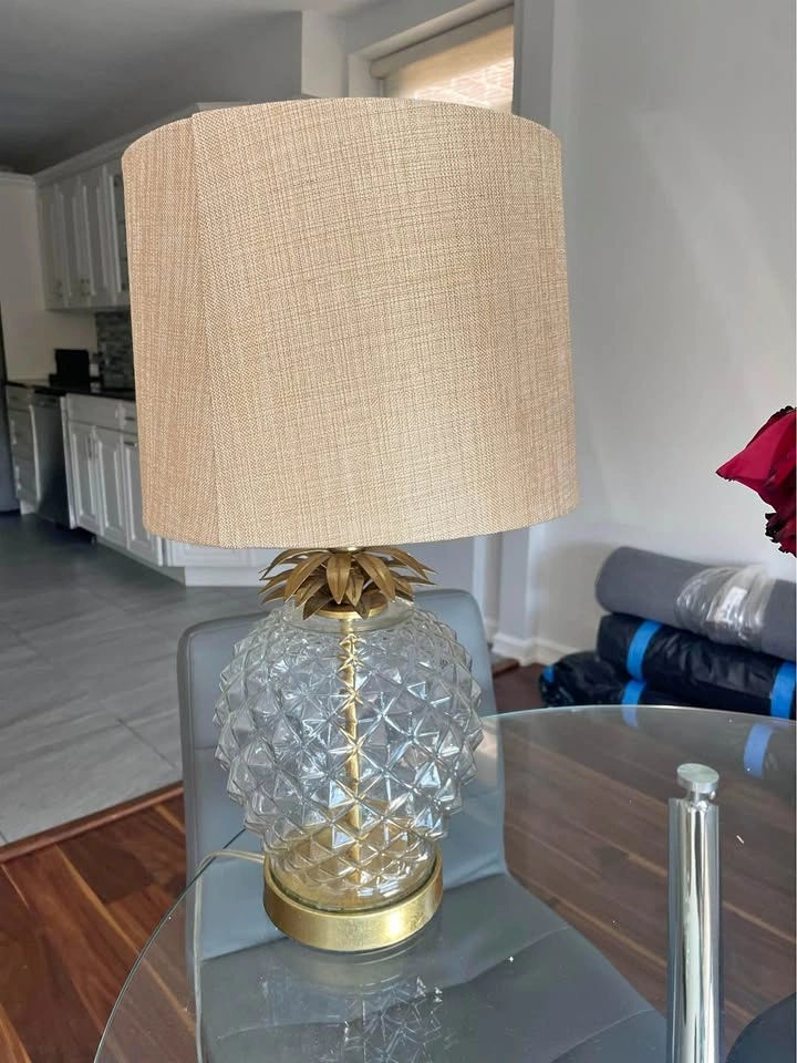 Pineapple table lamp