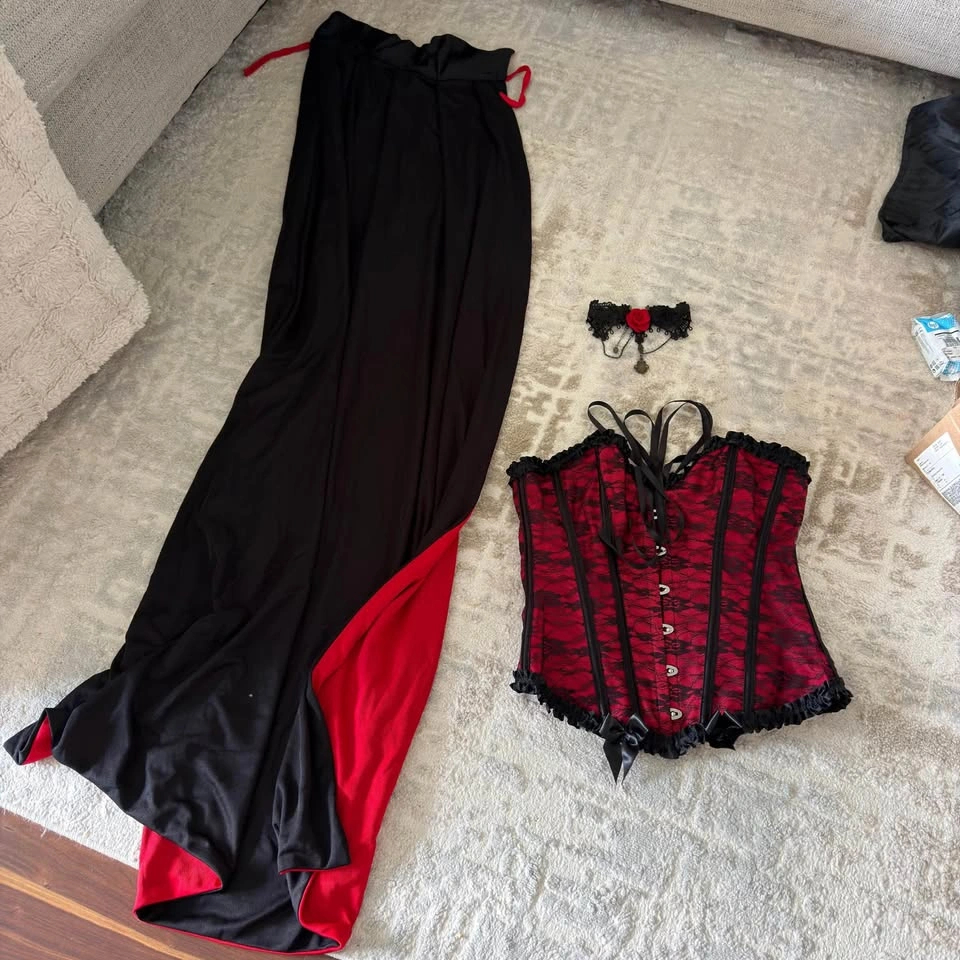 Vampire costume duo - men and women - photo 4