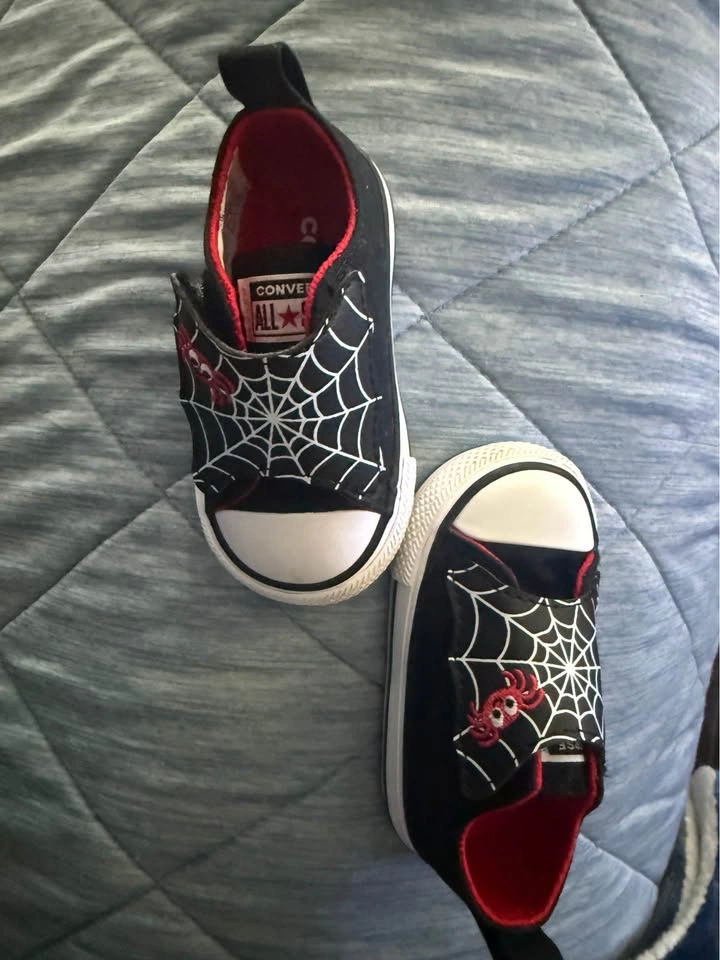 Baby converse shoes size 3 - photo 3
