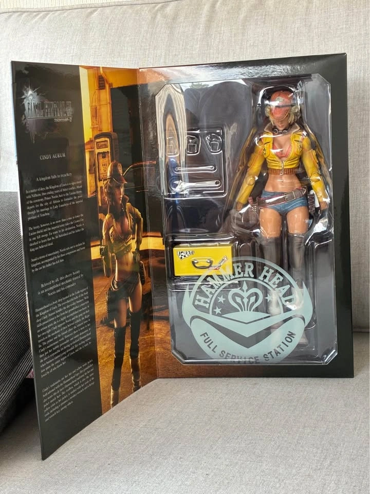 Cindy Aurum FFXV Play Arts Kai Action Figure - photo 3