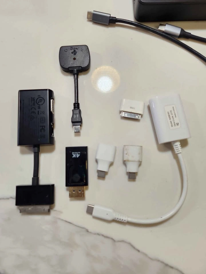 🇨🇦  Lot of Usb-C Type Hub docks and adaptors - photo 3