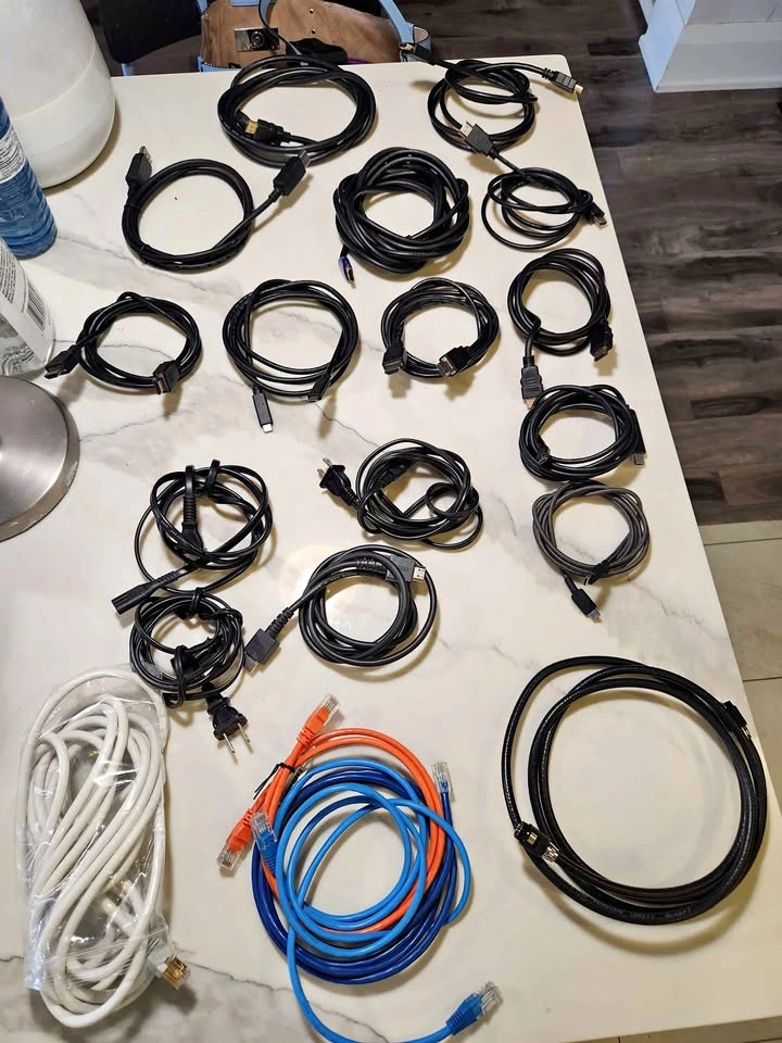🇨🇦  Lot of various HDMI & internet Cables