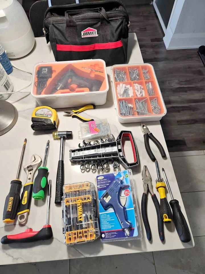 🇨🇦  Home Tool box with carry bag