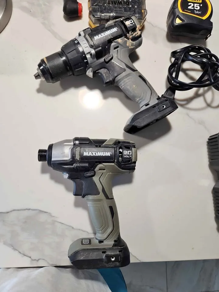 🇨🇦  Drill kit with carry bag