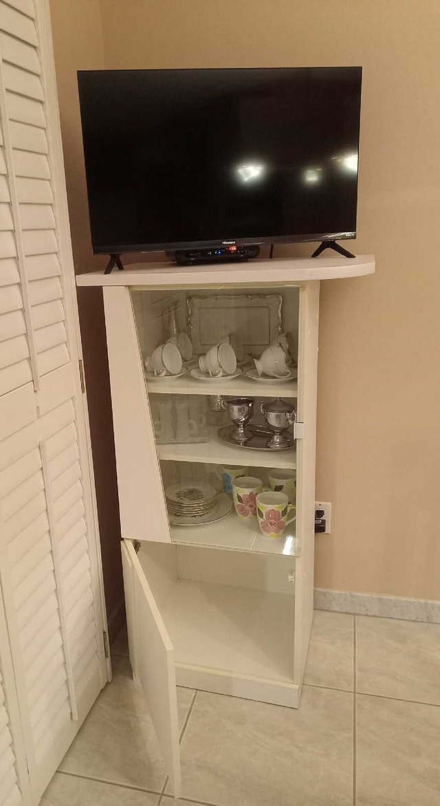 Display Cabinet and TV stand - photo 2
