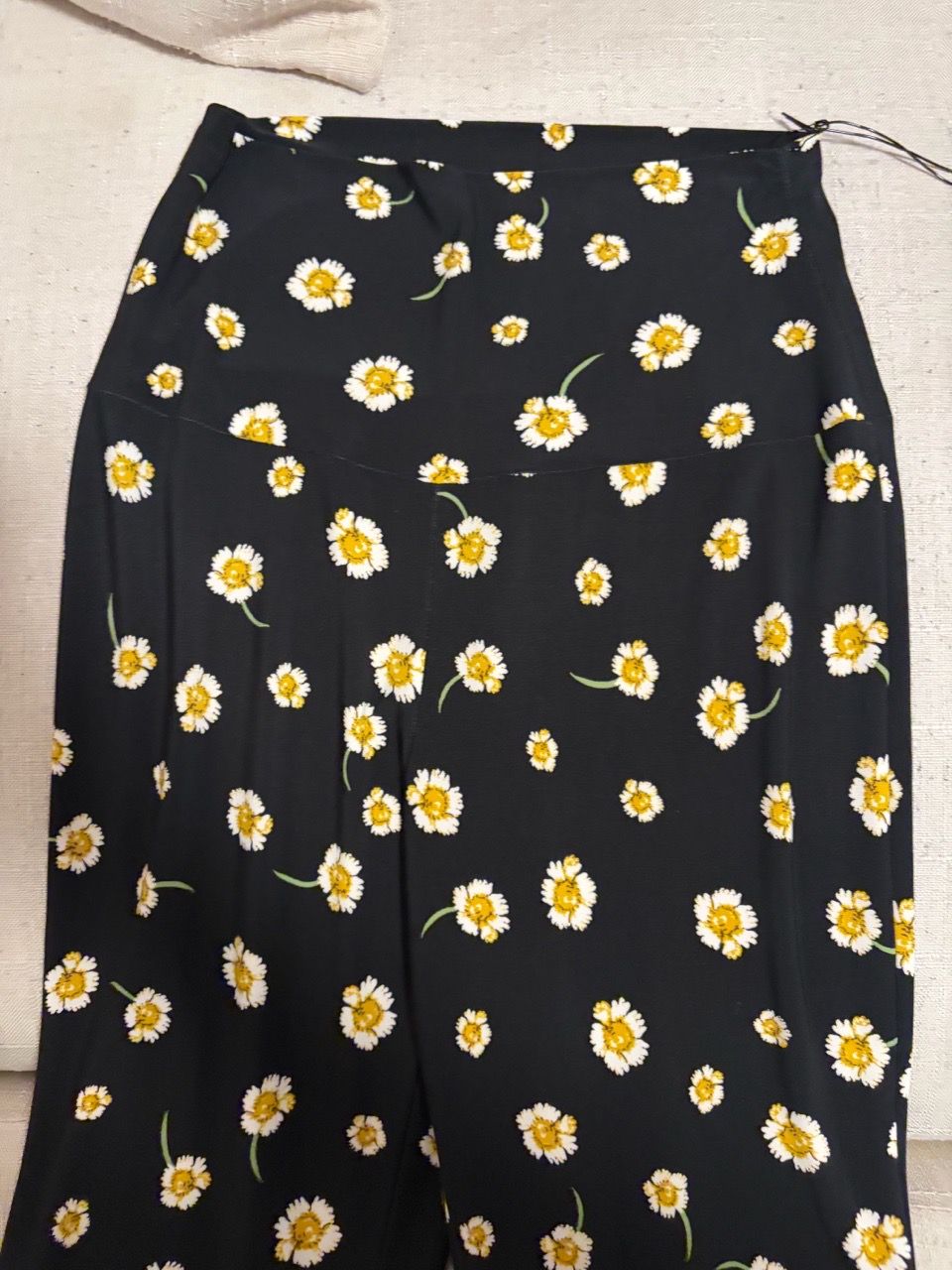 Norma Kamali - Black Daisy Print Flare Pants with Tags - photo 2