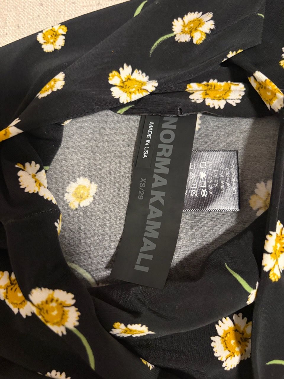 Norma Kamali - Black Daisy Print Flare Pants with Tags - photo 4