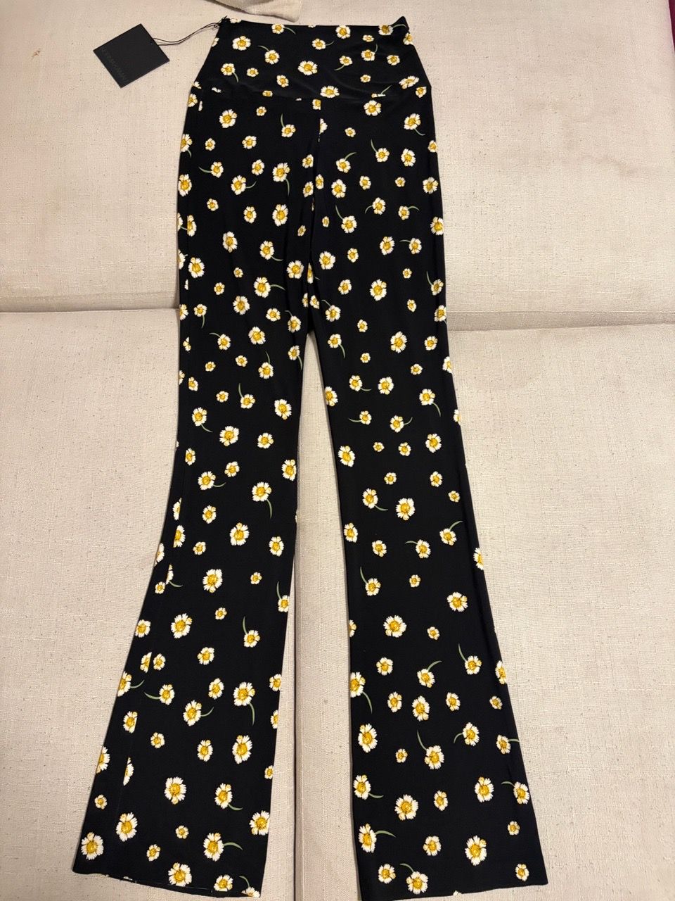 Norma Kamali - Black Daisy Print Flare Pants with Tags - photo 5