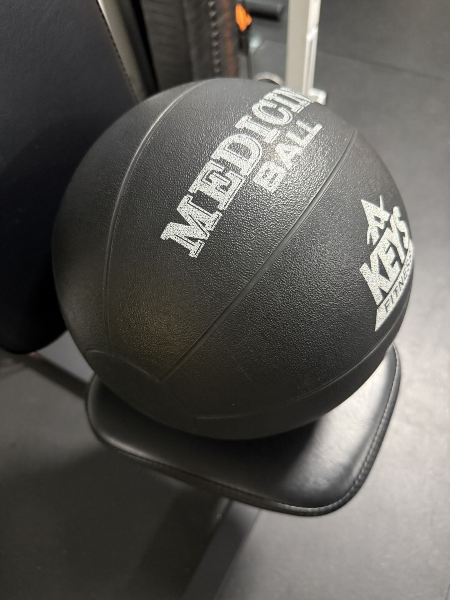10 Pound Medicine Ball - photo 3