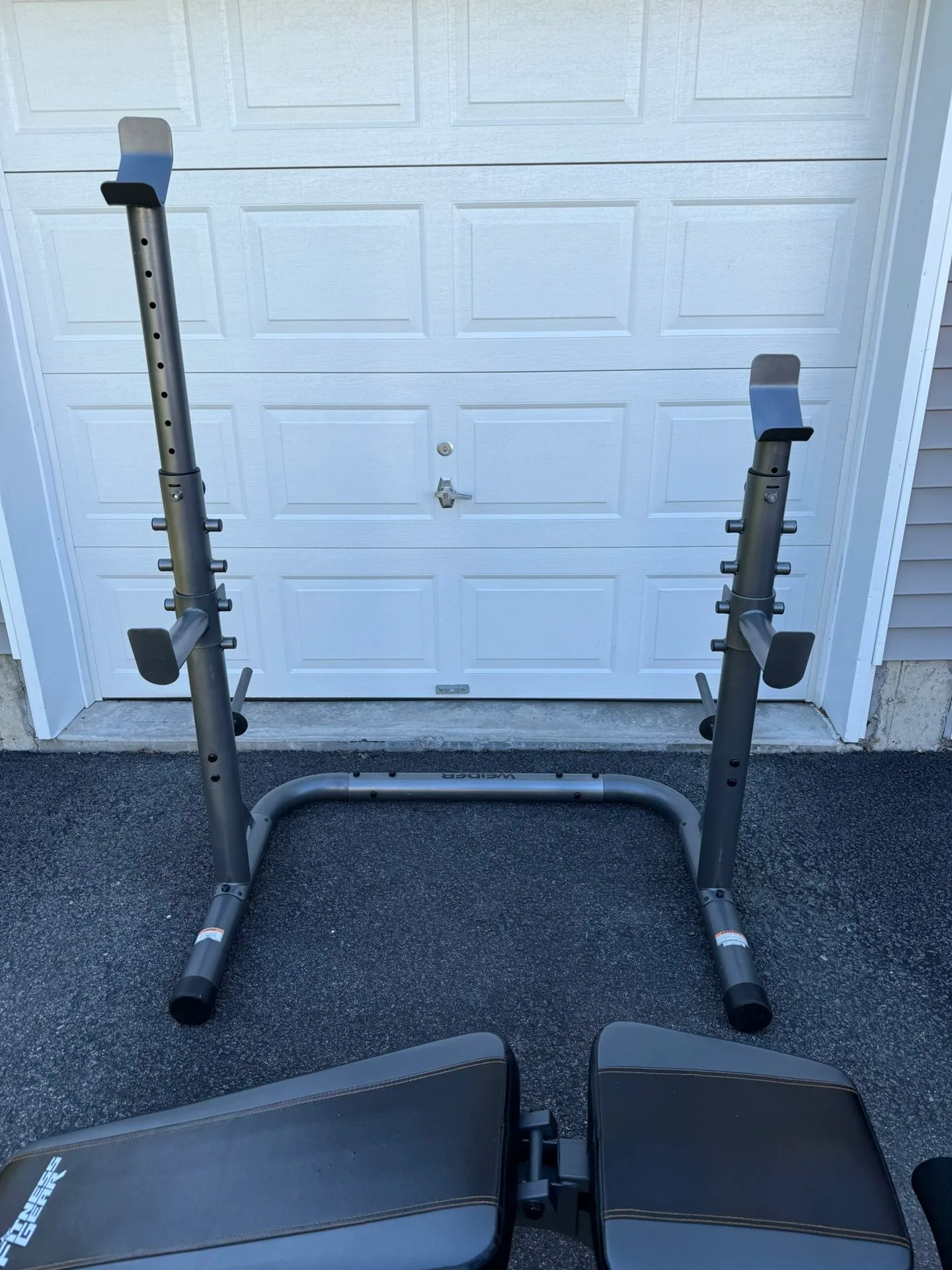 Adjustable Squat And Bench Press Rack With Bench image indicator(2)