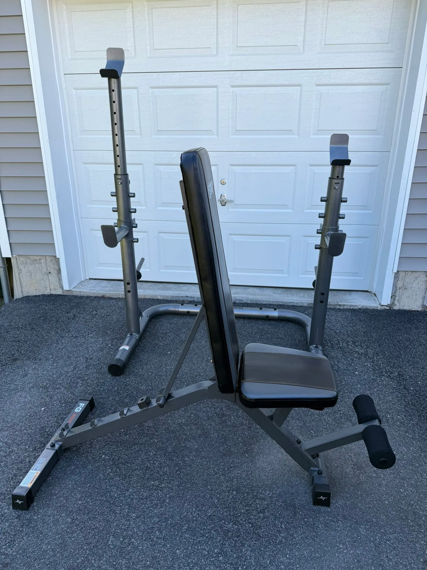 Adjustable Squat And Bench Press Rack With Bench image indicator(7)