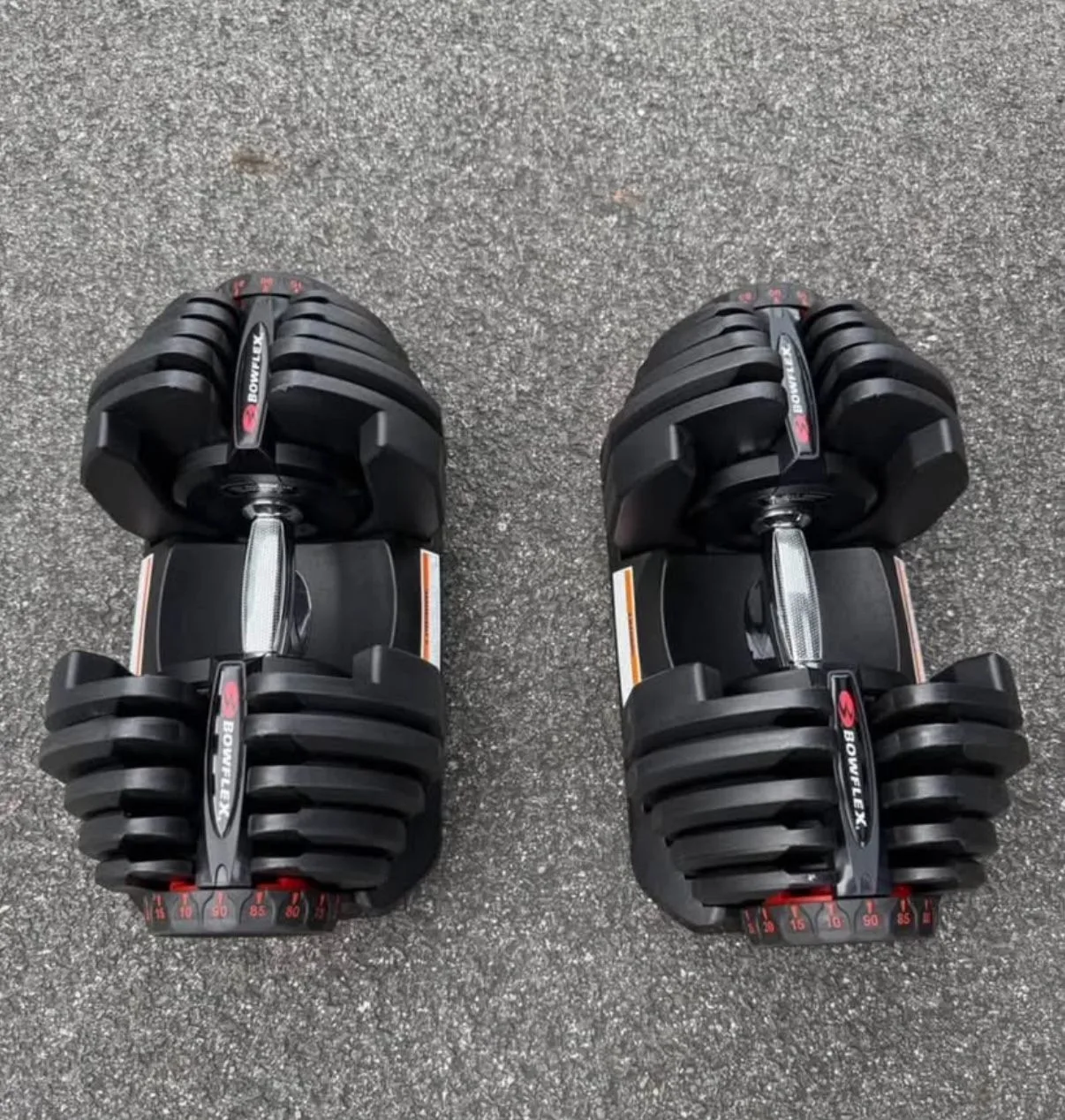 Bowflex Selecttech 1090 Adjustable Dumbbells With Stand image indicator(2)